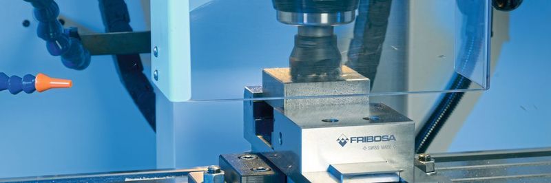 Picomax 21-M: Die ausgezeichnete Stabilität der Maschine sowie die stufenlose Drehzahlregulierung erlauben das Ausführen von leichten Fräsarbeiten mit optimalen Schnittbedingungen.