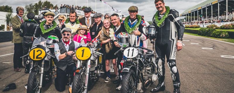 Beim Goodwood-Festival gehen Traumfahrzeuge aller Altersklassen an den Start.