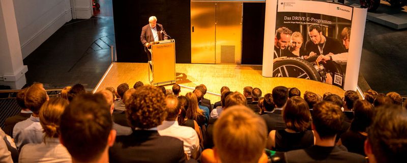 Bei der Sommerakademie Drive-E konnten Studierende Einblicke in die Vielfalt der Elektromobilität gewinnen.