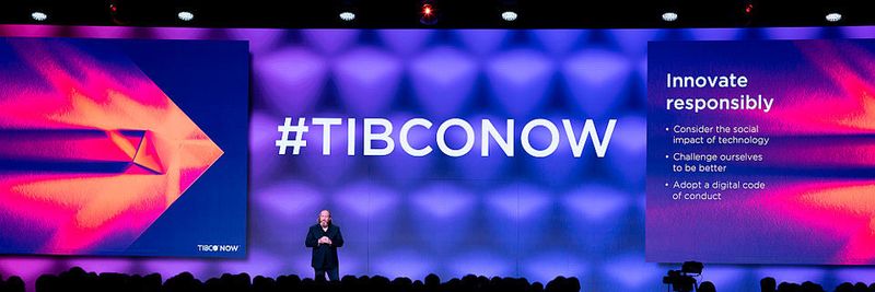 Tibcos COO Matt Quinn erläutert dem Publikum in seiner Eröffnungspräsentation, dass das Unternehmen die Informationsnutzung „humanisieren“ und die Innovation verantwortungsbewusst vorantreiben will.