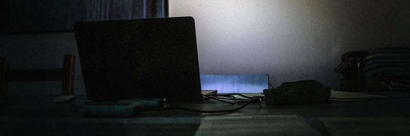 Forscher von F-Secure haben eine physische Schwachstelle bei handelsüblichen Laptops aufgedeckt. Aktuell gibt es keinen konkreten Schutz gegen die Sicherheitslücke.