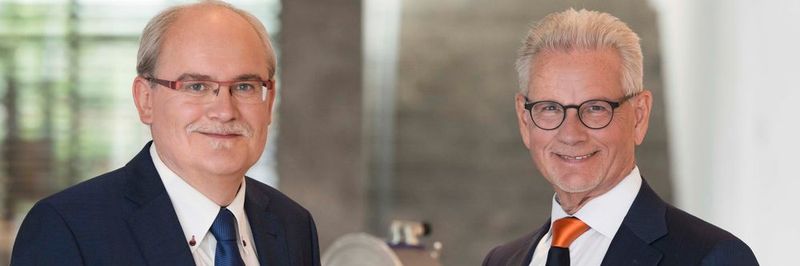 Das für den Deutschen Zukunftspreis 2018 nominierte Erfinderteam des Galaxie-Antriebssystems, Dipl.-Ing. (FH) Thomas Bayer und Dr.-Ing. E.h. Manfred Wittenstein (v.l.).