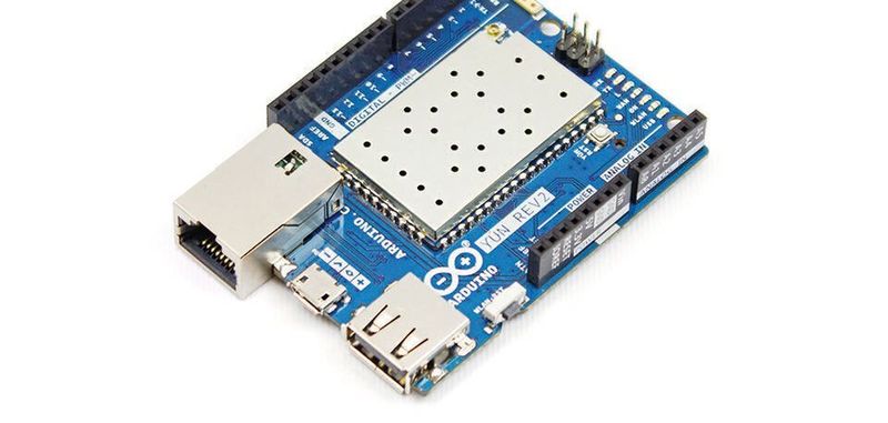 Doppelherz: Auf dem Arduino-Yún-Rev.-2-Board für IoT-Anwendungen rechnen zwei Prozessoren.