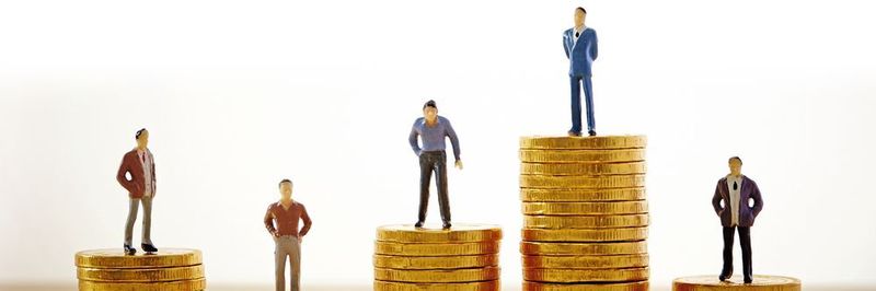 Auch zwischen den verschiedenen Industriebranchen unterscheiden sich die Gehälter. In der Maschinenbaubranche waren die wenigsten mit ihrem Einkommen zufrieden.