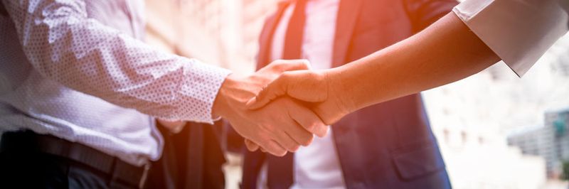 Mit B2B-Matchmaking-Tools können sich die Gesprächspartner schon im Vorfeld über den anderen informieren und lernen sich auf der Messe dann persönlich kennen.