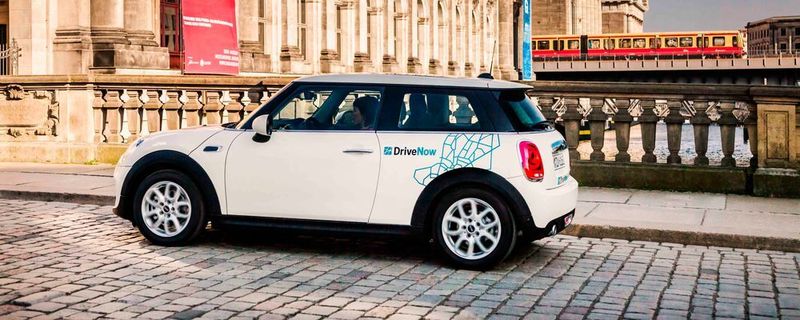 Daimler und BWM kooperieren bei Mobilitätsdiensten.