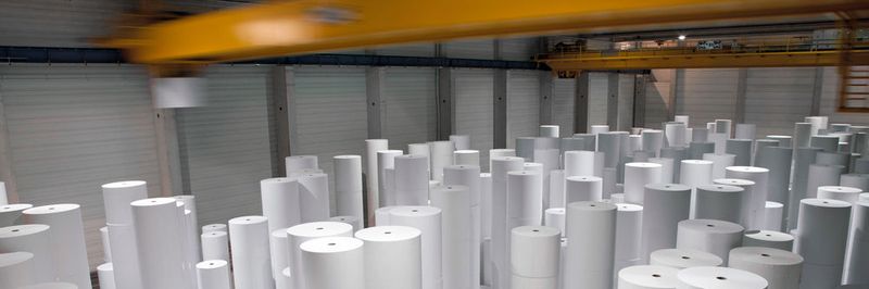 Vollautomatisches Papierrollenlager bei Zanders.
