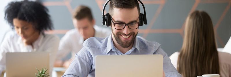 Zu moderner Kommunikation gehören auch Webinare und Web-Meetings.
