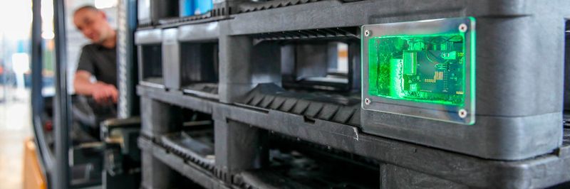 Die IoT-Palette vereint flexibel miteinander kombinierbare Funktionalitäten auf einem logistischen Ladungsträger.