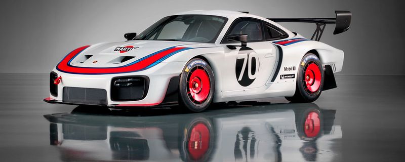 Porsche hat im Rahmen der historischen Motorsportveranstaltung Rennsport Reunion auf dem Laguna Seca Raceway den neuen 935 vorgestellt.