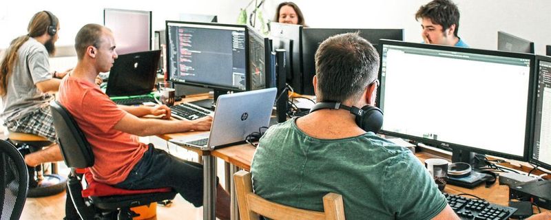 Susi & James sitzt in Mannheim. Dort entwickeln die Mitarbeiter schlaue Sprachassistenten.