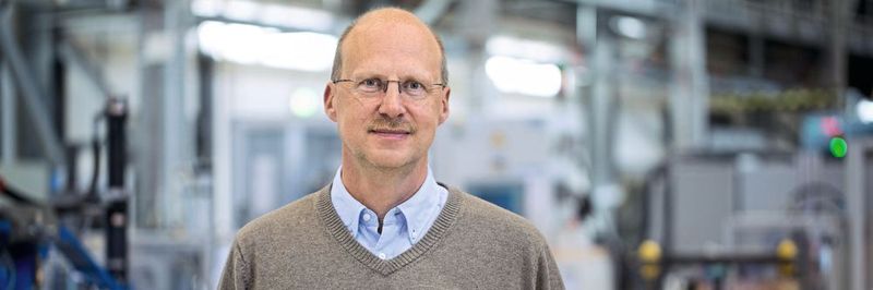 Prof. Welf-Guntram Drossel ist geschäftsführender Institutsleiter und Leiter des Wissenschaftsbereichs Mechatronik und Funktionsleichtbau am Fraunhofer-IWU in Chemnitz.