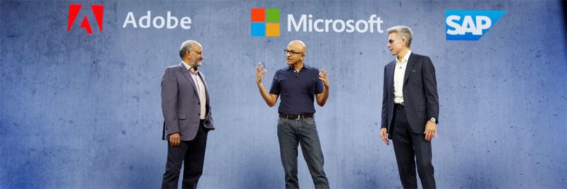 Shantanu Narayen, CEO, Adobe (li.), Satya Nadella, CEO von Microsoft, und Bill McDermott, CEO von SAP (re.), stellten die Open Data Initiative auf der Microsoft Ignite 2018 vor.