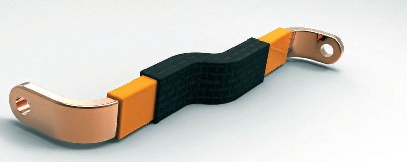 Der Textilschlauch „CrushShield 2448“ von Federal-Mogul Powertrain soll Systemkomponenten bei Unfällen schützen.