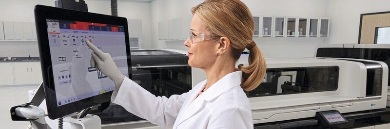 Die erste Zwischenbilanz von Siemens Healthineers auf Basis der proaktiven Überwachung von 58 System- und Prozesskomponenten ergab, dass der proaktive Service im Vergleich zum reaktiven Service 36 Prozent weniger Systemausfall zeigt.