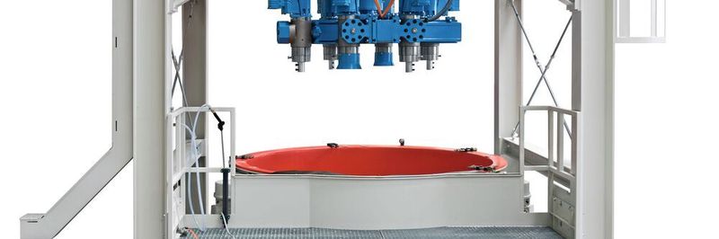 The newly designed drag finisher makes it possible to machine gear parts with diameters between 40 and 800 mm and weights of up to 75 kg.