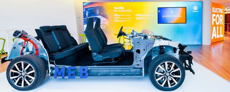 Volkswagen zeigte Mitte September in Dresden erstmals das Chassis seiner neuen Elektromodellfamilie ID. Es ist von Beginn an konsequent auf E-Antriebe ausgelegt.