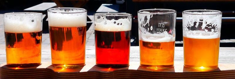 „Wer Bier trinkt, lebt hundert Jahre“, so lautet ein italienisches Sprichwort, in dem vielleicht mehr Wahrheit steckt, als erwartet. Wenn da der Alkohol nicht wäre. (Symbolbild)