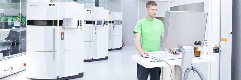Im Rapid-Prototyping-Center von 1zu1 Prototypen stehen bereits einige Lasersinteranlagen. Nun kommen weitere dazu.
