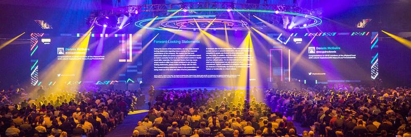 Bühne frei für die erste Keynote!