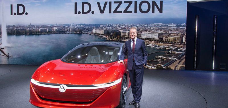 „Was die Energiewirtschaft da machen will, führt unsere ganze Elektrifizierungsstrategie ad absurdum“, sagte er. Es sei nicht sinnvoll, Elektroautos auf die Straße zu bringen, wenn der Strom für sie aus Kohle stamme: „Dann fahren wir mit Kohle statt Erdöl und produzieren mehr CO2 als heute.“