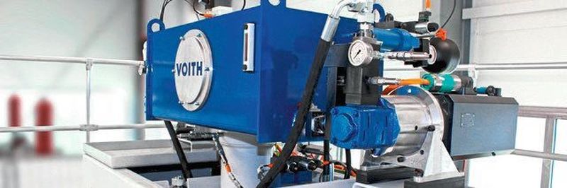 Die Kombination des Pressenantriebs Servo Hybrid PSH...