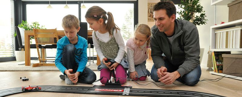 Mehr Zeit für die Familie: Neben flexiblen Modellen mit reduzierten Arbeitszeiten auf Mitarbeiterebene nimmt auch das Modell der Teilzeitführung für Führungskräfte langsam fahrt auf.