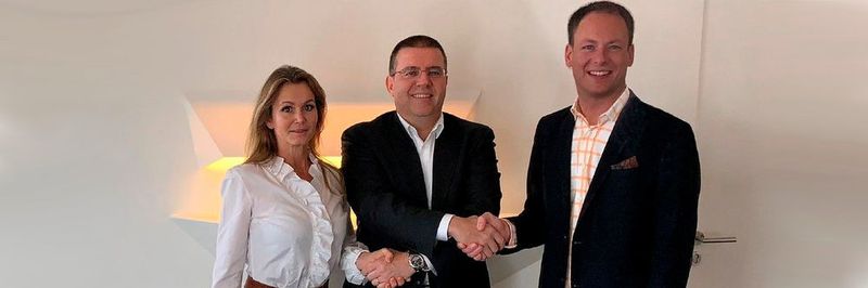 (v.l.) Isabelle von Künßberg (Acmeo), David Martinez (Infinigate) und Henning Mayer (Acmeo)