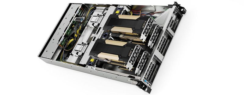 Im „Thinksystem SR670“ sitzen die bis zu vier GPUs „Nvidia Tesla V100“ vorne im Gehäuse.
