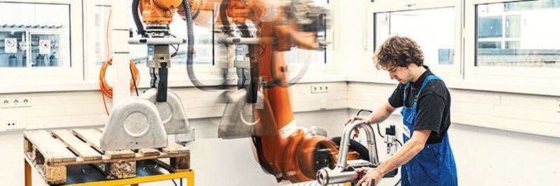 Ein Thema von Roboshield ist der sichere Betrieb von Arbeitsplätzen mit Mensch-Roboter-Kollaboration.