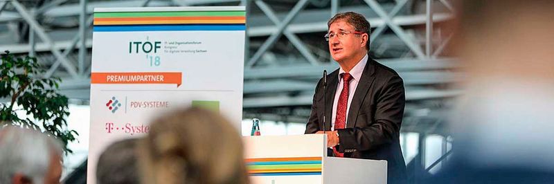Thomas Popp, CIO des Freistaates Sachen, begrüßt die Teilnehmer der ITOF 2018 und stellt die Digitalisierungsstrategie des Freistaates vor