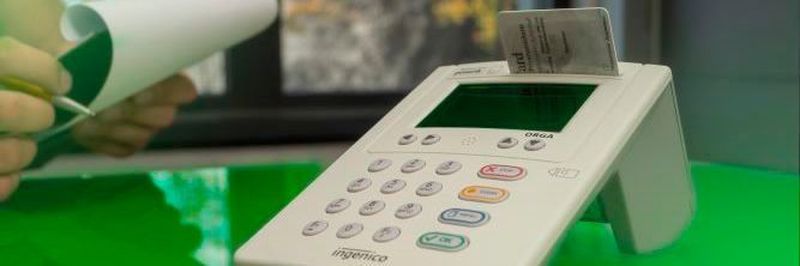 Zur Anbindung an die Telematik-Infrastruktur müssen Ärzte und Kliniken auch neue, zertifizierte Kartenterminals einführen.