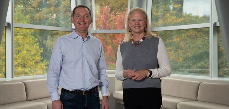 Ginni Rometty, Chairman, President und CEO von IBM (rechts) und James M. Whitehurst, CEO von Red Hat (links). IBM hat angekündigt, alle ausgegebenen und ausstehenden Stammaktien von Red Hat für 190,00 $ pro Aktie in bar zu übernehmen. Das ergibt einen Gesamtunternehmenswert von etwa 34 Milliarden US-$ entspricht.