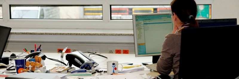 Selbst Routineaufgaben werden heute oft noch von Hand erledigt. Mit Robotic Process Automation (RPA), dem Einsatz von Software-Robotern, lassen sich viele administrative Vorgänge automatisieren.
