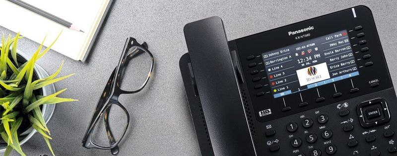 Panasonic stellt zwei neue IP-Tischtelefone vor.
