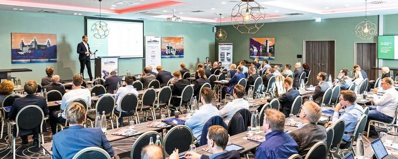 „Wie Industrie 4.0 die Fabrik der Zukunft“ prägt: Christoph Sieben von der Boston Consulting Group eröffnete den zweiten Smart Factory Day mit seiner Keynote.