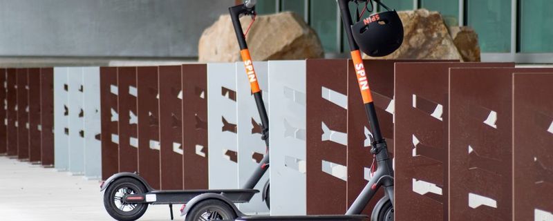 E-Tretroller sollen die urbane Mobilität verbessern. Auch Ford will an den Fahrzeugen für die letzte Meile teilhaben.