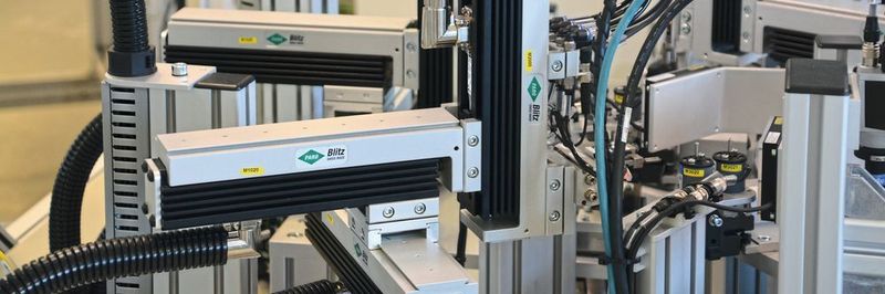 Das von der Paro AG entwickelte Pick&Place-Modul Paro-Blitz ist dank der eingesetzten Linearmotorkomponenten von Linmot nicht nur hochdynamisch, sondern auch besonders kompakt und lässt sich daher auch bei engen Platzverhältnissen in Anlagen integrieren.