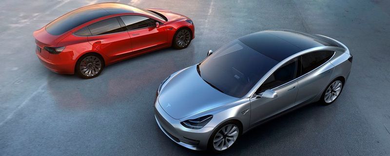 Das Model 3 wird mit CCS-Buchse ausgeliefert.