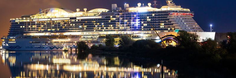 Die „AIDAnova“ der Papenburger Meyer Werft ist das erste Kreuzfahrtschiff, das vollständig mit Flüssigerdgas (LNG) gefahren werden kann.