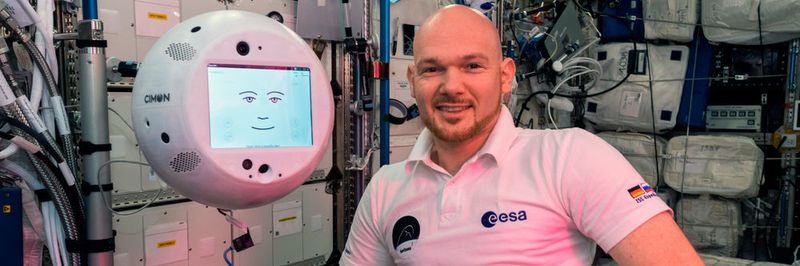 Die Künstliche Intelligenz Cimon agierte 90 Minuten lang erfolgreich mit dem deutschen ESA-Astronauten Alexander Gerst auf der ISS.