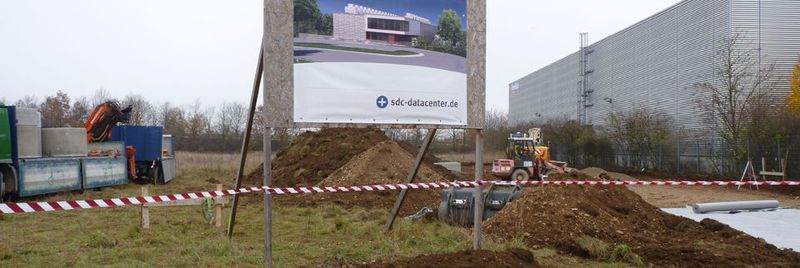 Mit dem Beginn der Bauphase für das neue Rechenzentrum erdet SpaceNet die Cloud vor den Toren Münchens.