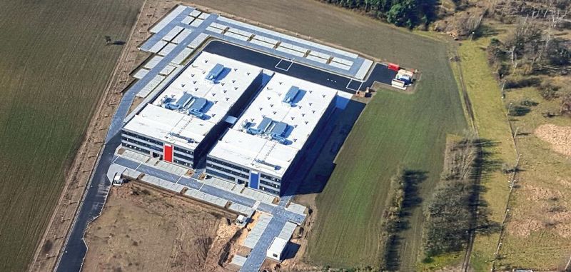 Die Zentrale der BMZ-Group in Karlstein: das Unternehmen überrnimmt TerraE und will eine Lithium-Ionen-Zellfertigung in Deutschland aufbauen.