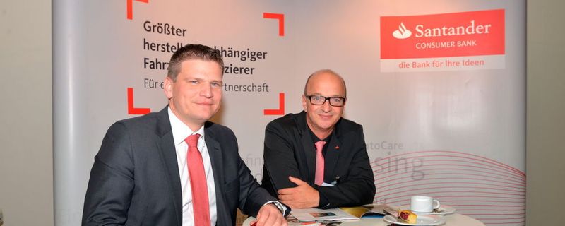 Kompetente Beratung am Stand der Santander Consumer Bank (2017).