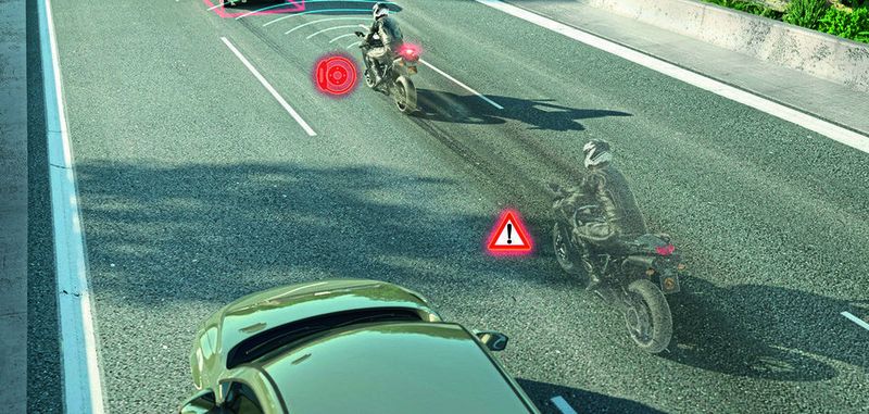 Der Notbremsassistent verkürzt die Reaktionszeit und unterstützt den Fahrer durch einen dosierten Bremseingriff bei drohenden Auffahrunfällen.
