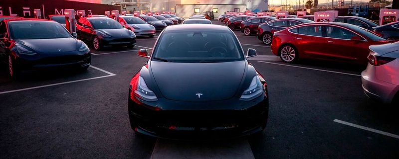 E-Autohersteller Tesla baut Akkus branchenweit am kostengünstigsten.