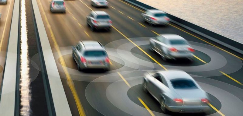 Wenn künftig ein Großteil der Autos ihre Daten preisgeben, können Computer daraus zum Beispiel berechnen, wo der nächste Unfall passiert.