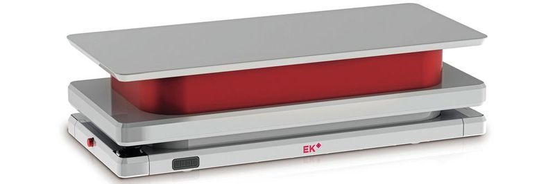 Mit dem Hubtisch als Lastaufnahmemittel mit 140 mm Hub eignet sich der „FAST MOVE“ auch zu Transportzwecken im Krankenhaus.
