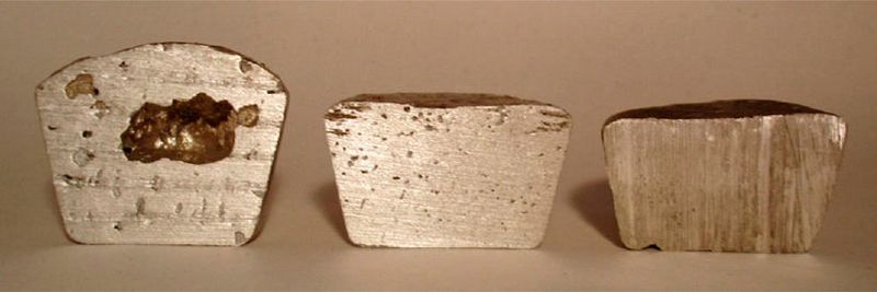 Aluminum sand casting defects to look out for are residual oxide film, inclusion, core erosion, gas holes and shrinkage porosity.