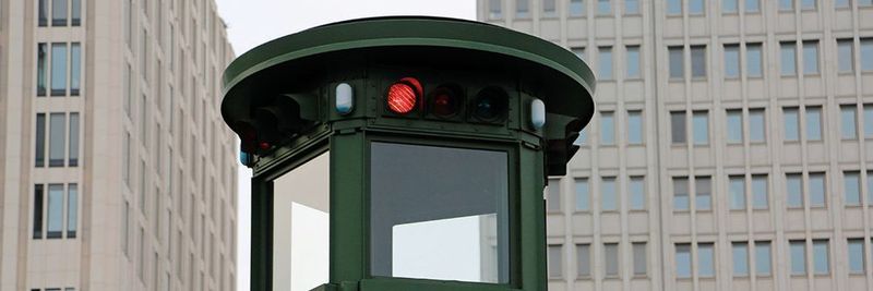 Die erste Ampel Deutschlands regelte ab 1924 den Verkehr am Knotenpunkt Potsdamer Platz.
